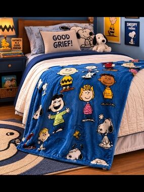Peanuts Plush Throw Blanket